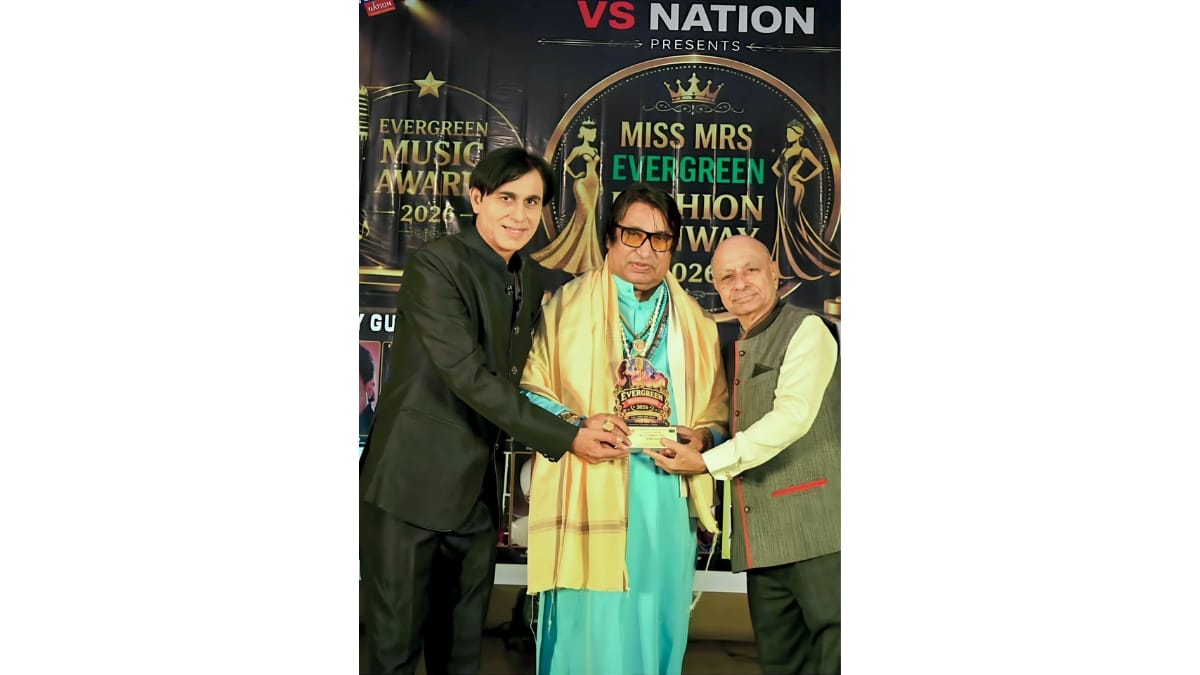 komal-kataria-crowned-miss-mrs-evergreen-fashion-runway-2026-film-and-fashion-personalities-grace-the-event-PNN