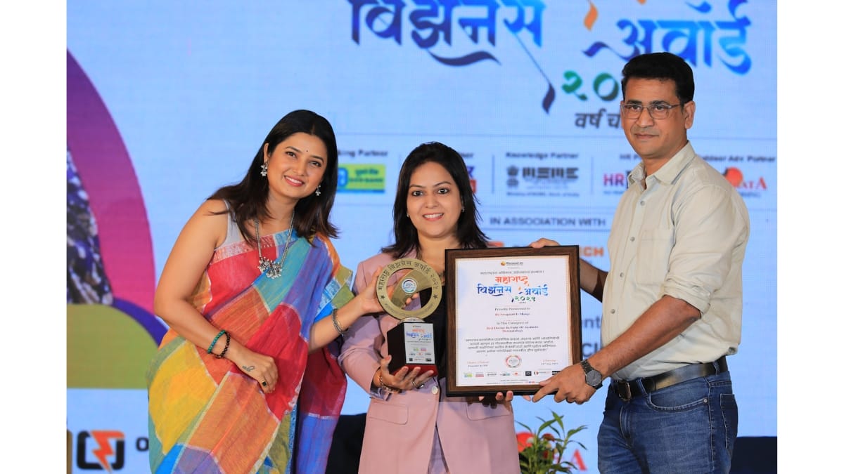 Best Doctor In Field Of Aesthetic Dermatology – Dr. Swapnali D Mange